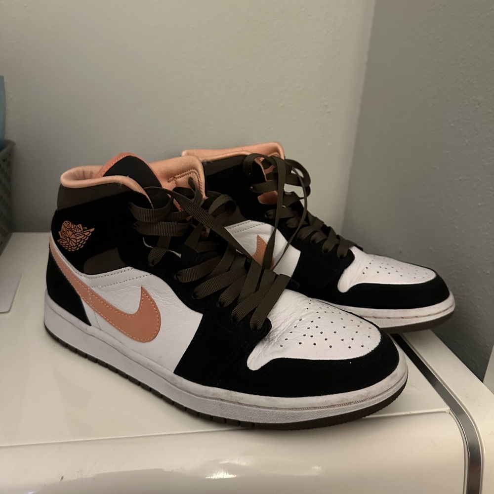 peach mocha jordan 1